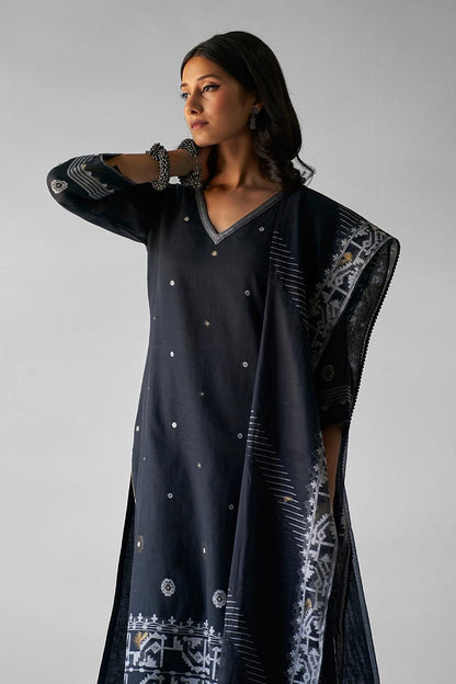 Women's Black Woven Kurta With Viscose Chanderi Dupatta