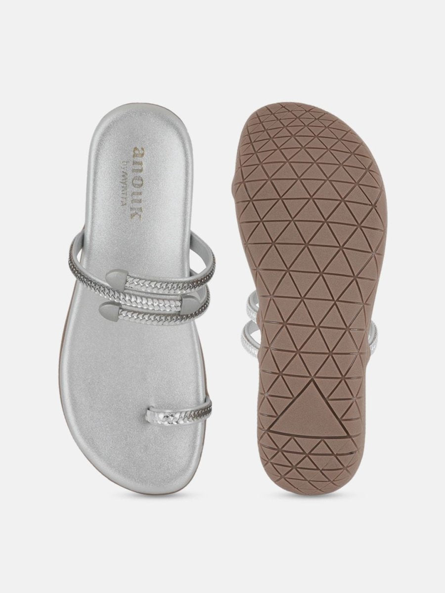 Dhiyona AK Silver-Toned One Toe Flats