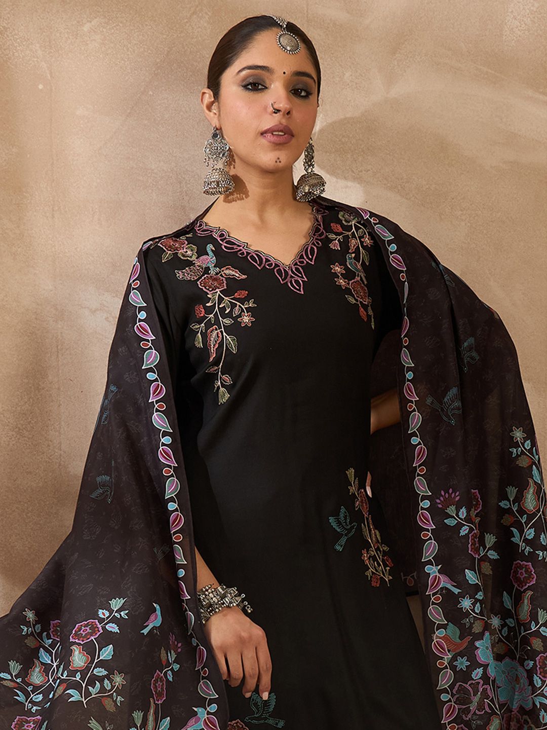 Women Ethnic Motifs Regular Thread Work Kurta with Trousers & With Dupatta