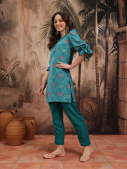 Women Printed Kurta with Trousers