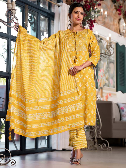 Dhiyona KL Women Plus Size Mustard Yellow Printed Gotta Patti Kurta Set Plus Size
