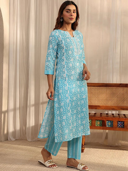 Women Floral Printed Regular Thread Work Kurta with Trousers & With Dupatta