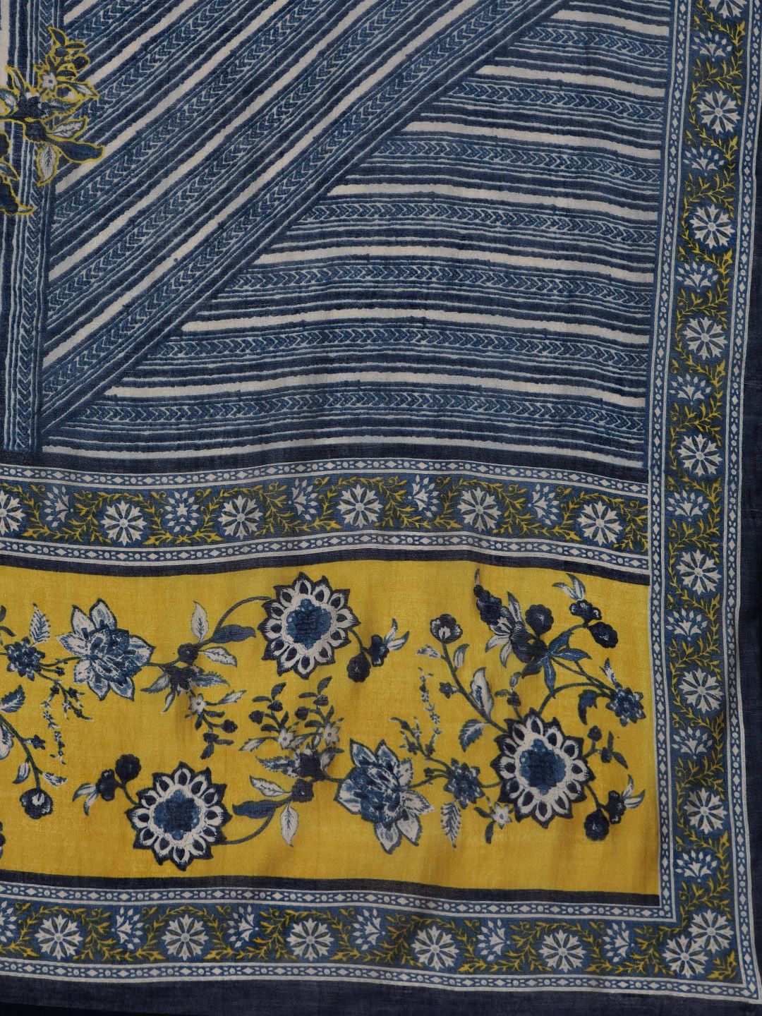 Dhiyona VA Women'sFloral Printed Sequinned Chanderi Silk Straight Kurta With Trouser & Dupatta