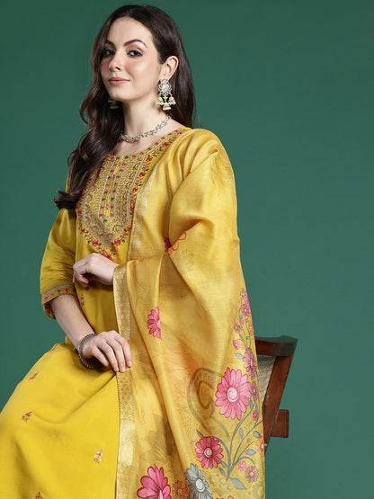 Ethnic Motifs Embroidered Sequinned Kurta with Trousers & With Dupatta