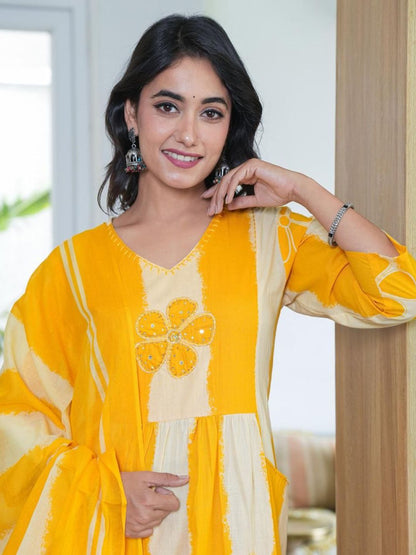Dhiyona KL Women Striped Printed Regular Pure Cotton Kurta with Trousers & Dupatta