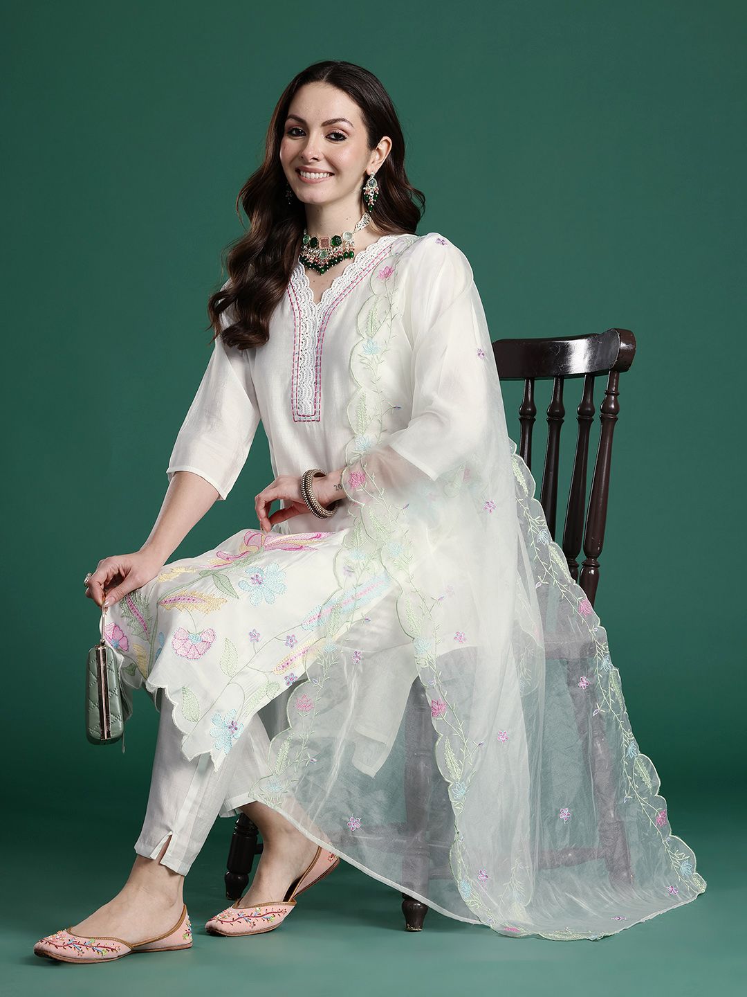 Dhiyona IE Floral Embroidered Thread Work Kurta with Trousers & With Dupatta