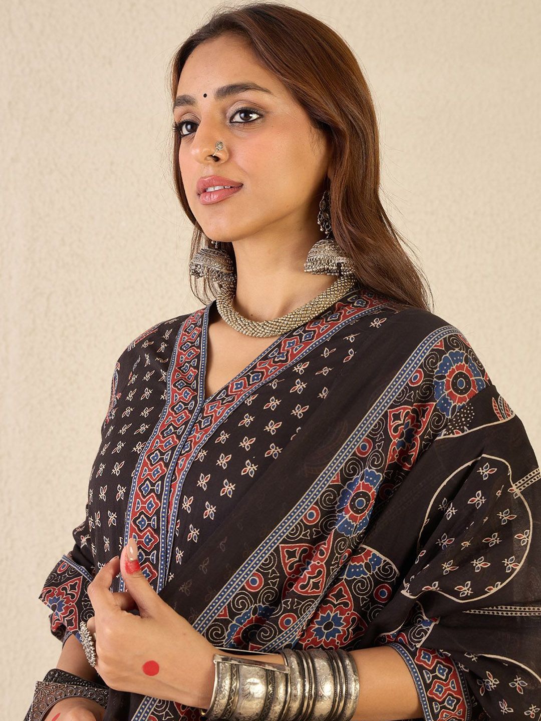 Floral Printed V-Neck Pure Cotton Straight Kurta With Trousers & Dupatta
