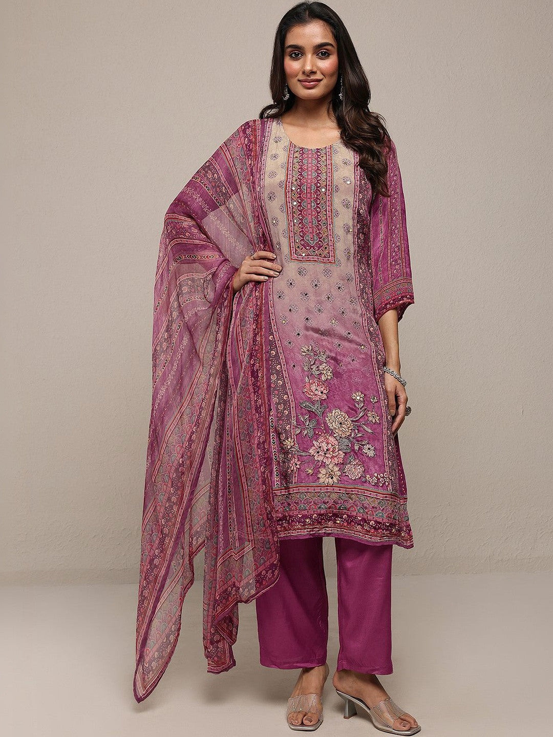 Women Floral Printed Regular Kurta with Trousers & With Dupatta