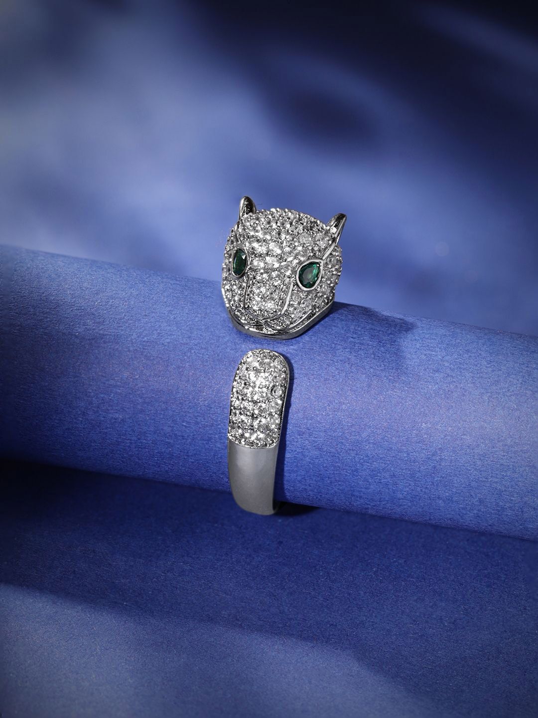 Dhiyona RJ Women's Rhodium Plated Emerald & Cubic Zirconia Studded Panther Statement Ring