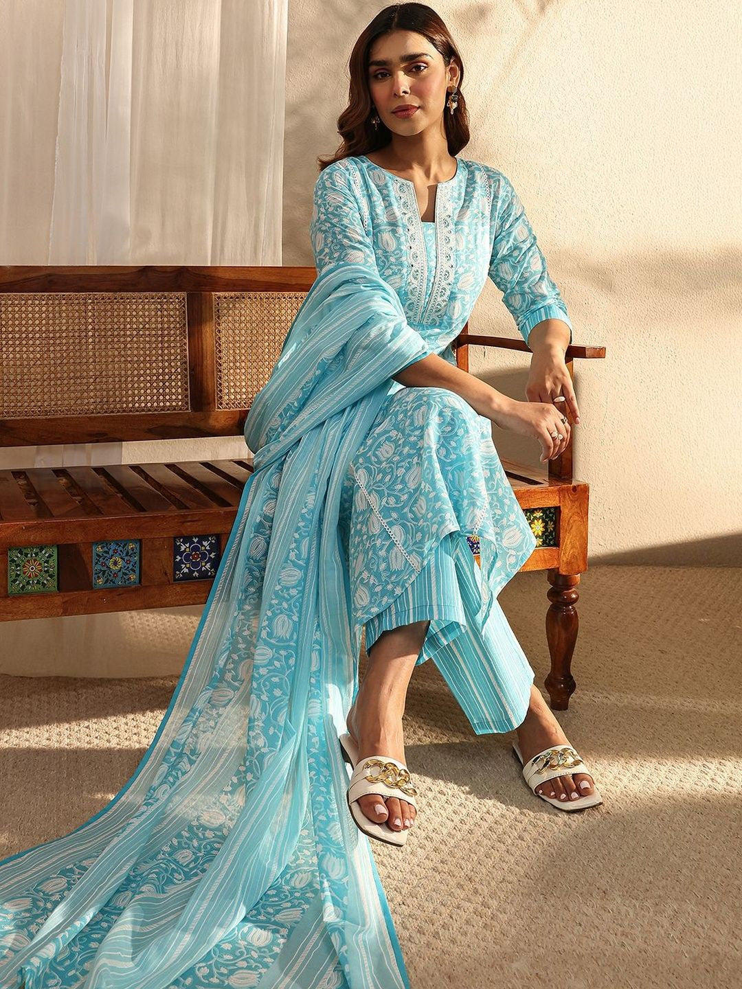 Women Floral Printed Regular Thread Work Kurta with Trousers & With Dupatta