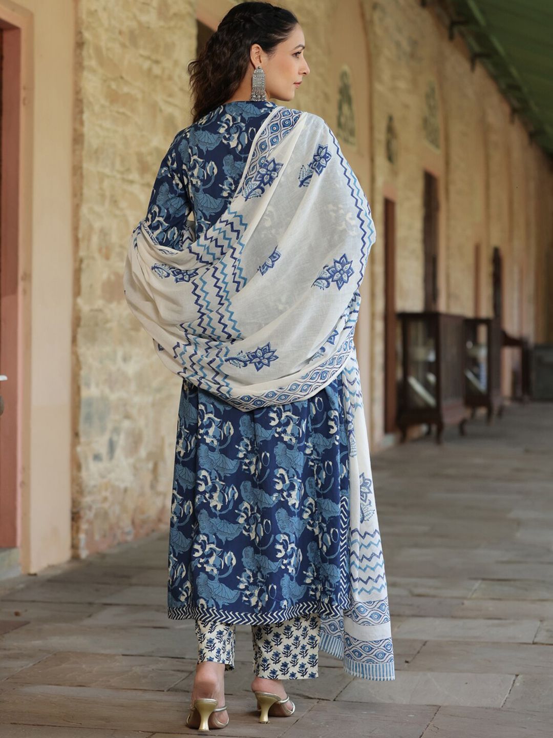 Dhiyona RR Women's Ethnic Motifs Printed Thread Work Pure Cotton Kurta with Trousers & Dupatta