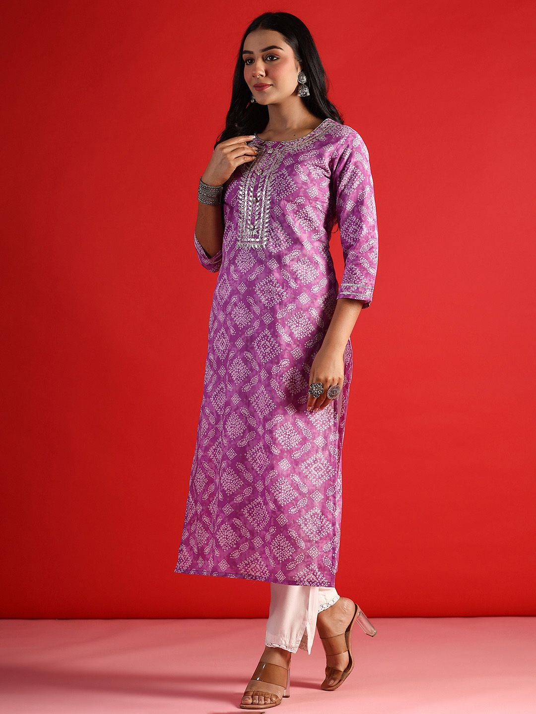 Dhiyona IE Bandhani Printed Round Neck Long Sleeves Straight Cotton Kurta