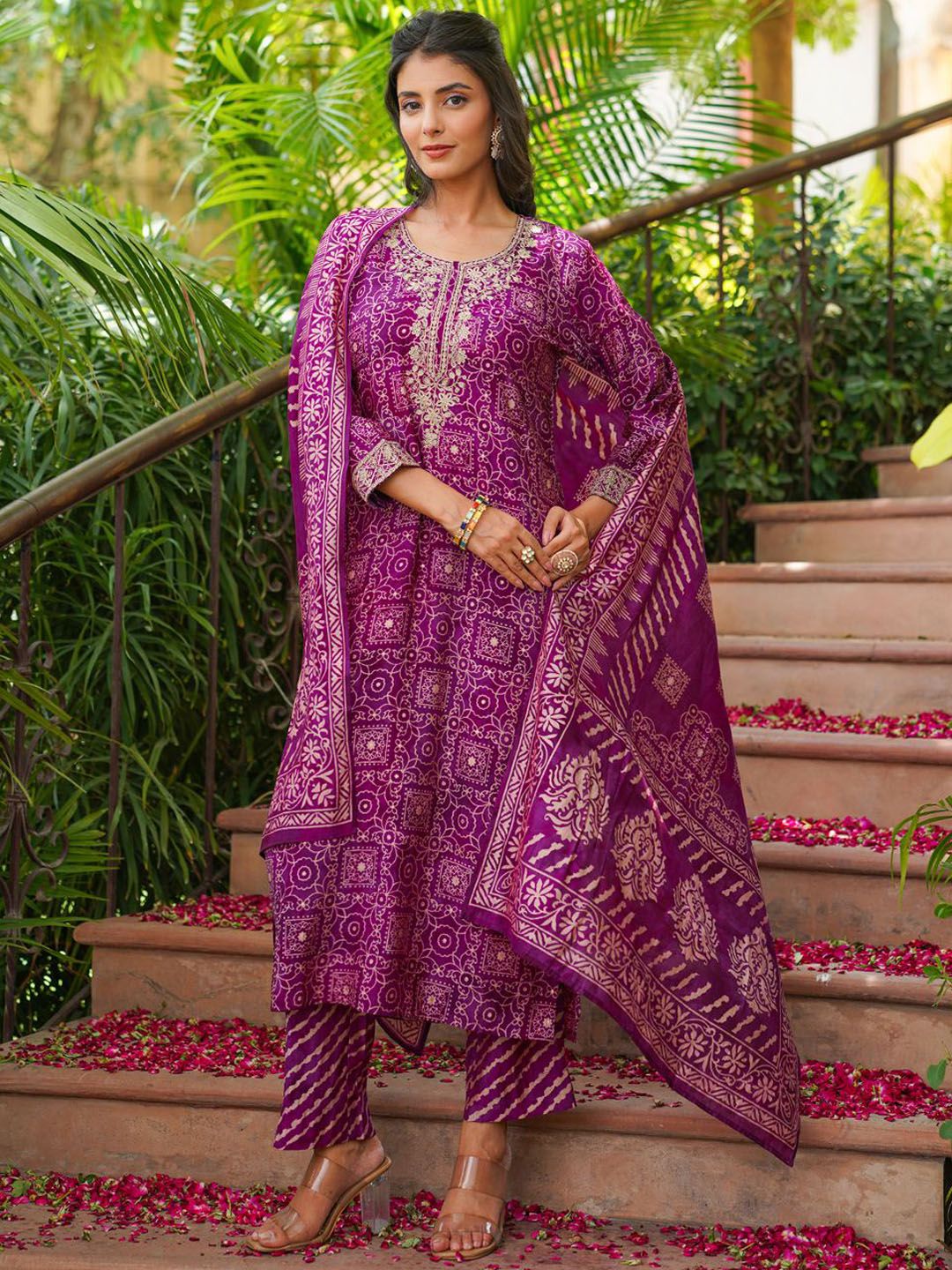 Dhiyona KL Women Ethnic Motifs Embroidered Sequinned Kurta &Trousers With Dupatta