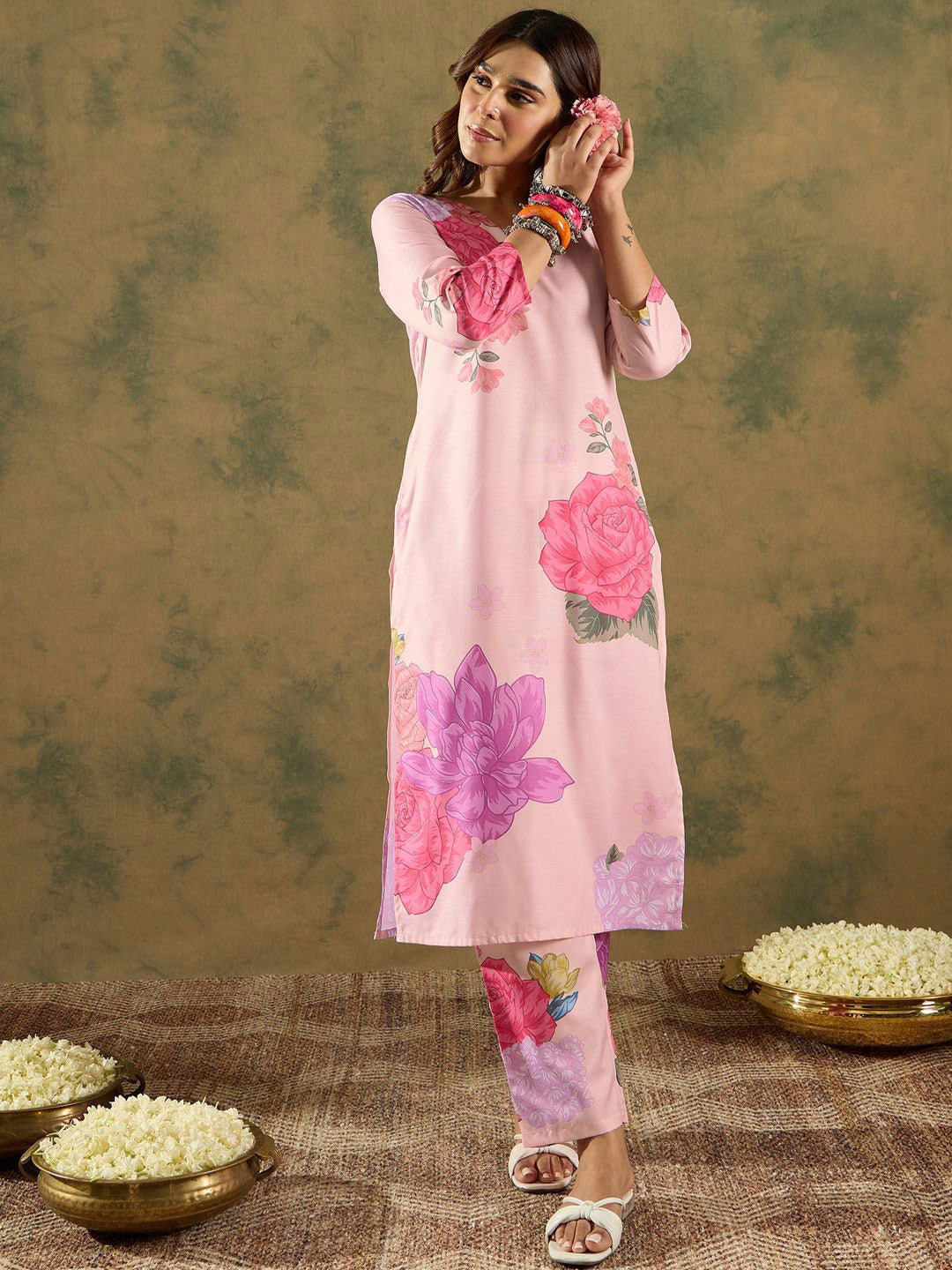 Floral Printed V-Neck Straight Kurta with Trousers