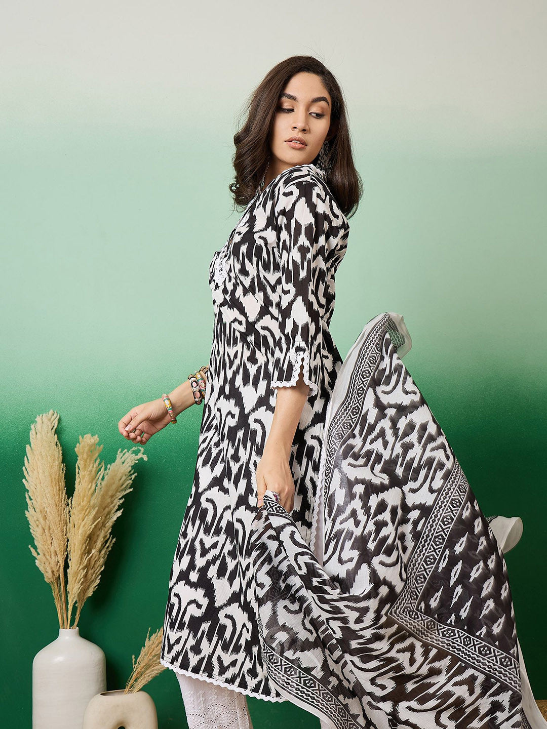 Notch Neck Printed Pure Cotton Kurta With Trousers & Dupatta