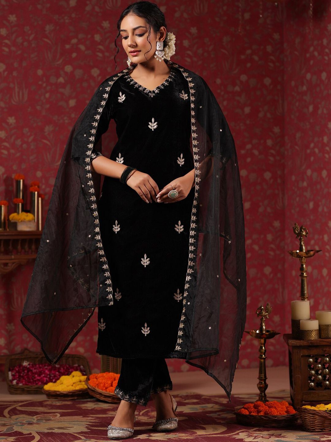 Dhiyona IS Women's Ethnic Motifs Embroidered Thread Work Velvet Kurta & Trousers With Dupatta