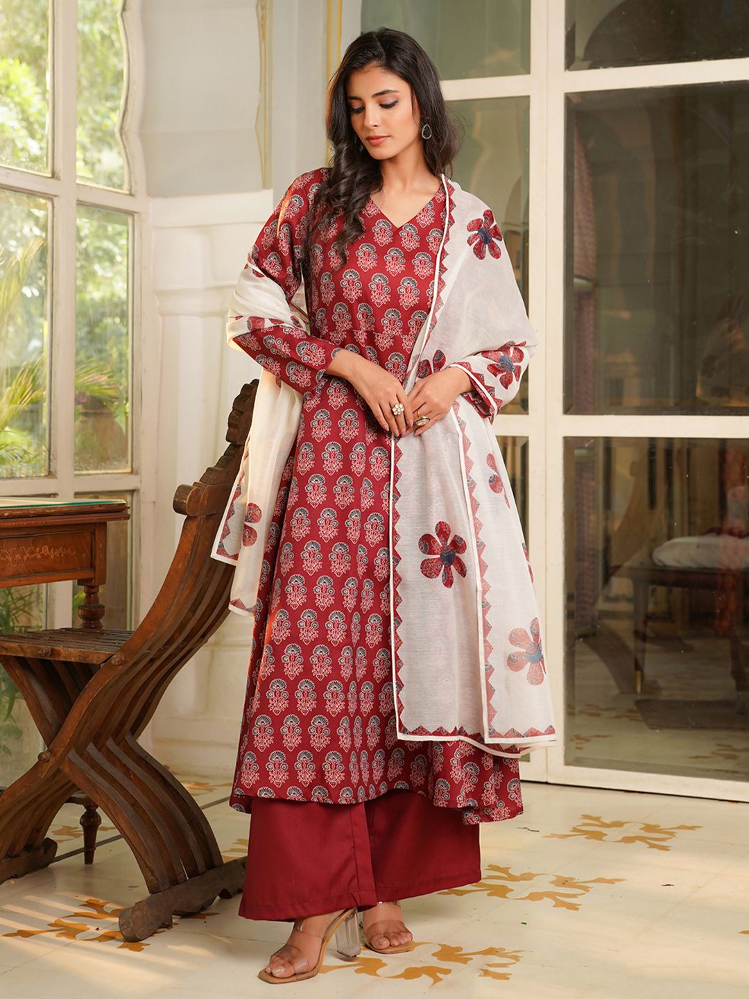 Dhiyona KL Women Floral Printed A-Line Kurta with Palazzo & Dupatta