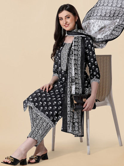 Dhiyona KL Floral Printed Gotta Patti Pure Cotton Kurta With Trousers & Dupatta