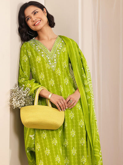 Floral Printed Thread Work Straight Kurta With Trousers & Dupatta