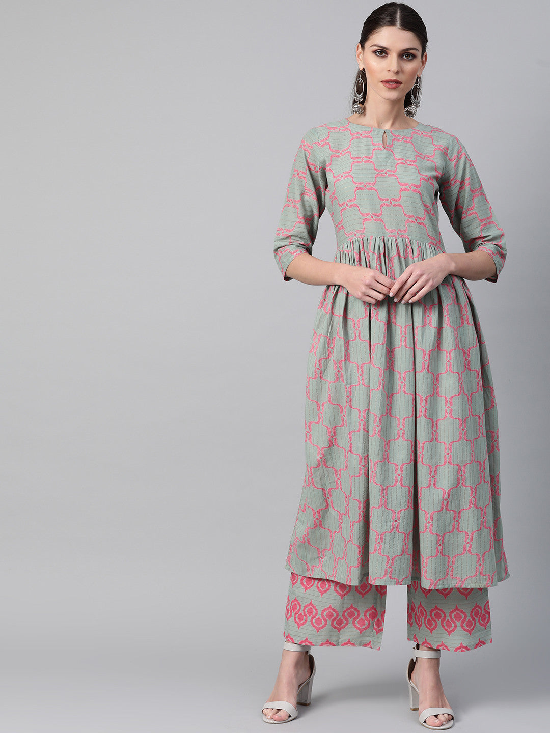 Women Green & Pink Printed Kurta with Palazzos