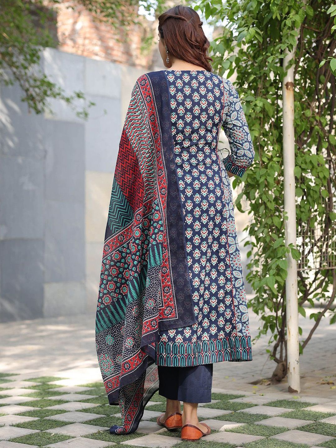 Dhiyona RR Women's Ethnic Motifs Printed Regular Beads and Stones Pure Cotton Kurta with Trousers & With