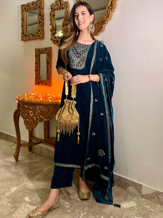 Women Floral Velvet Kurta Set