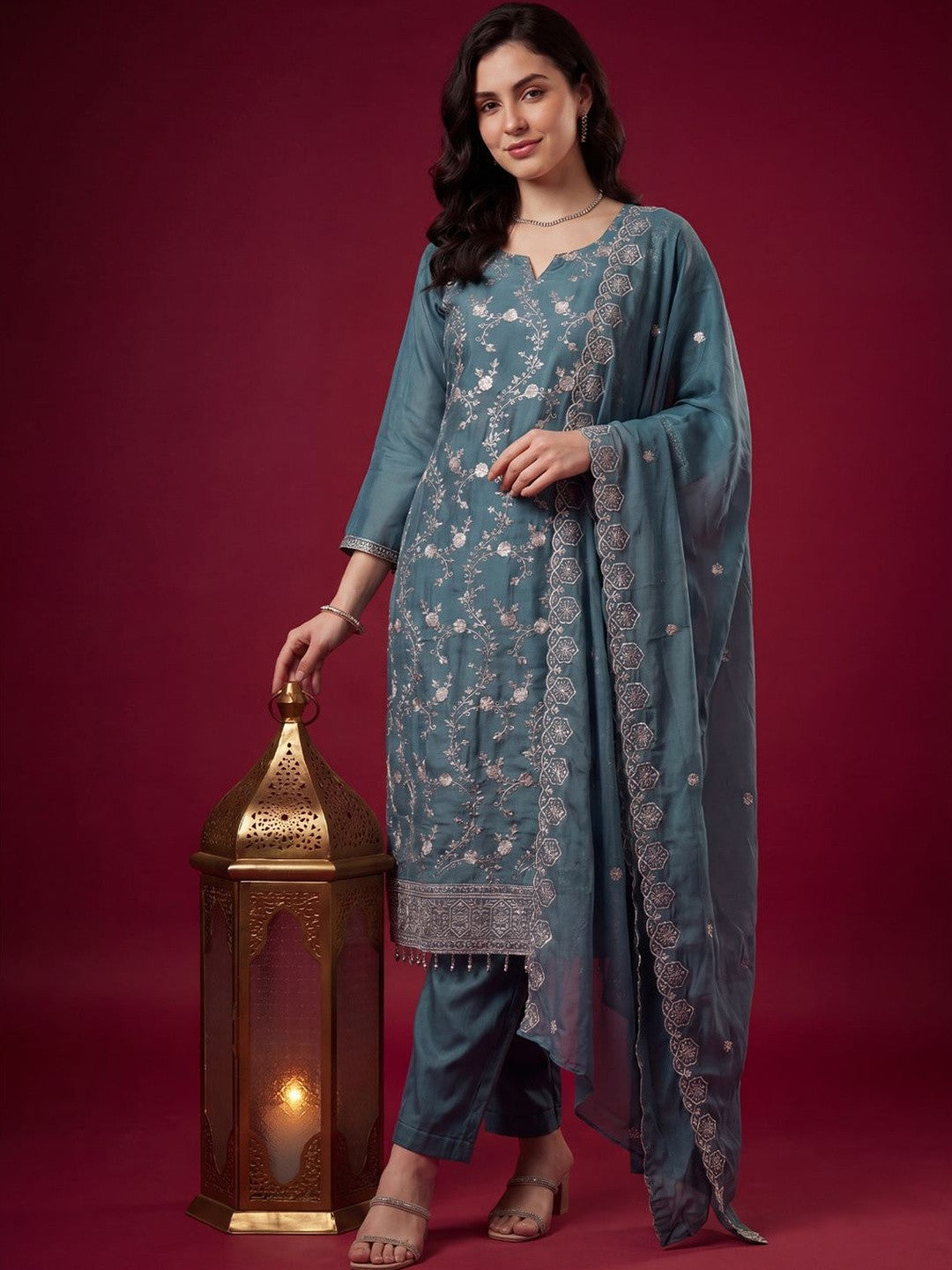 Ethnic Motifs Embroidered Thread Work Kurta with Trousers & With Dupatta