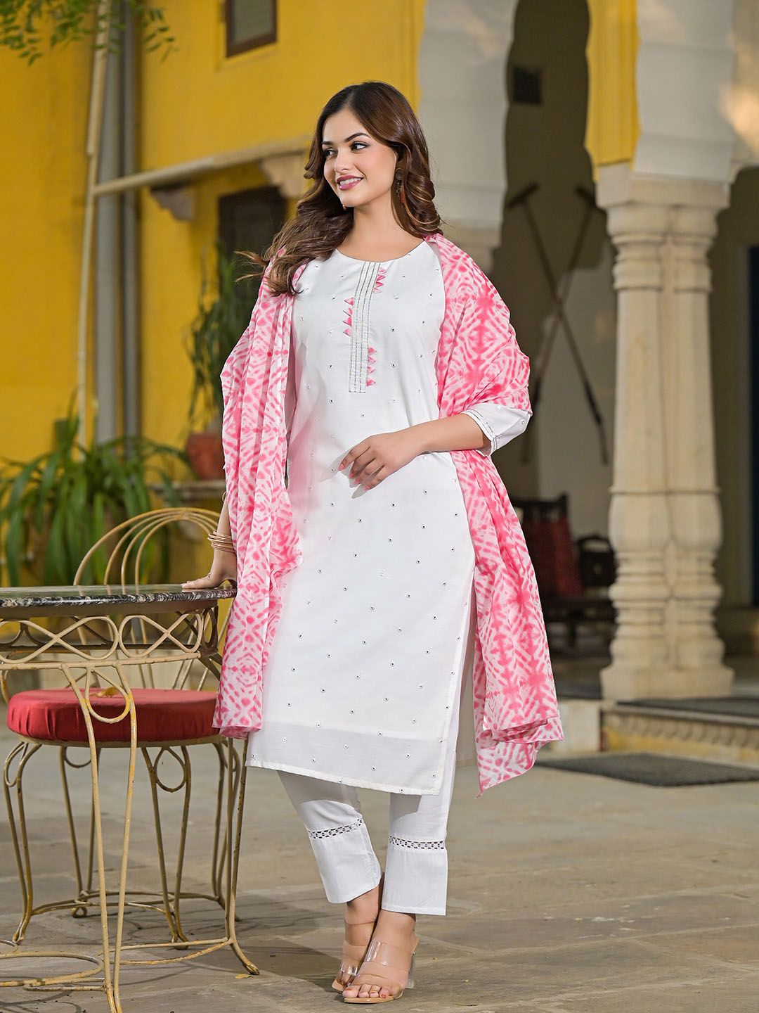 Dhiyona KL Women Floral Embroidered Regular Mirror Work Kurta with Trousers & With Dupatta