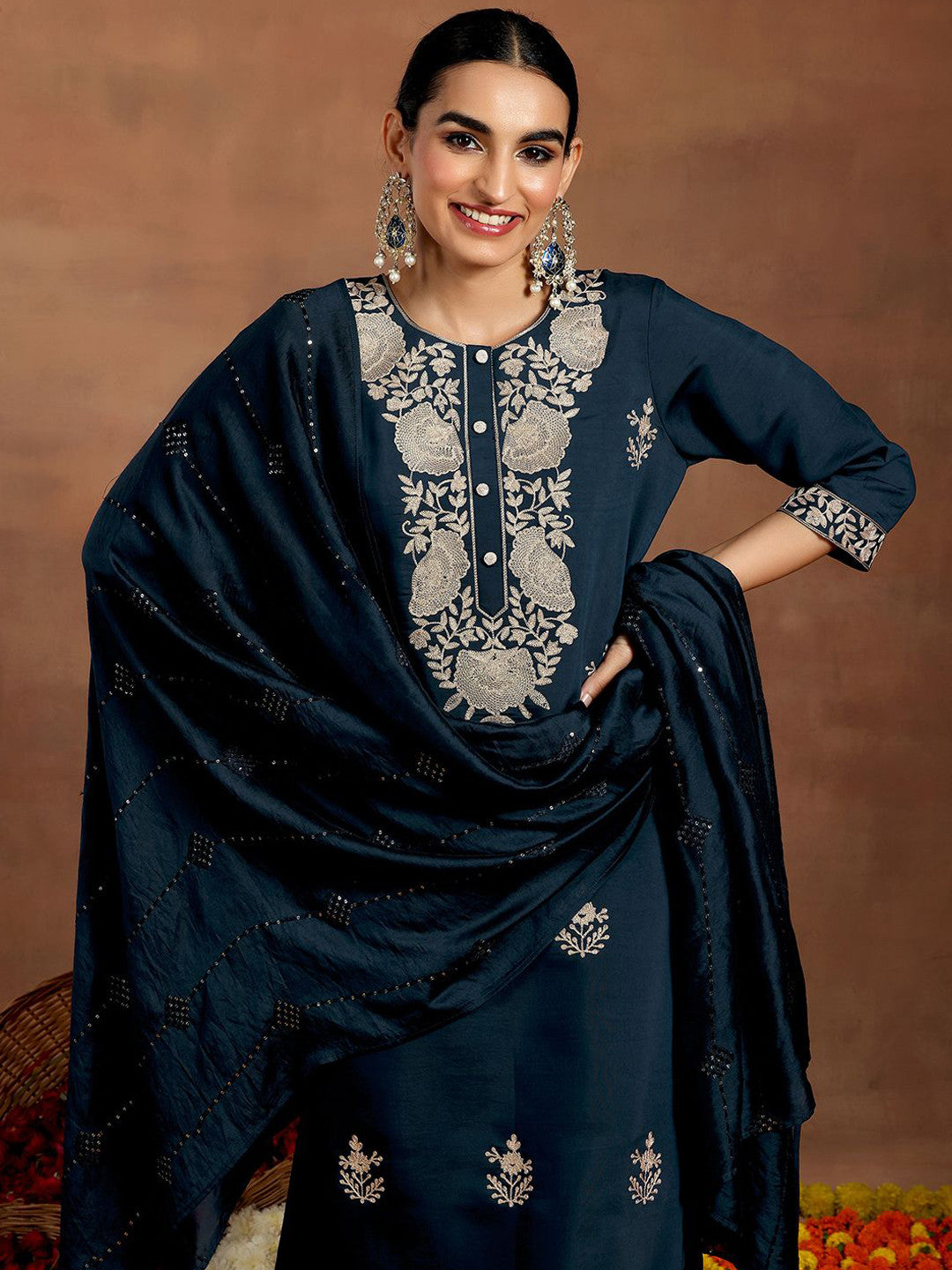 Women Floral Yoke Design Regular Republic Day Kurta with Trousers & With Dupatta