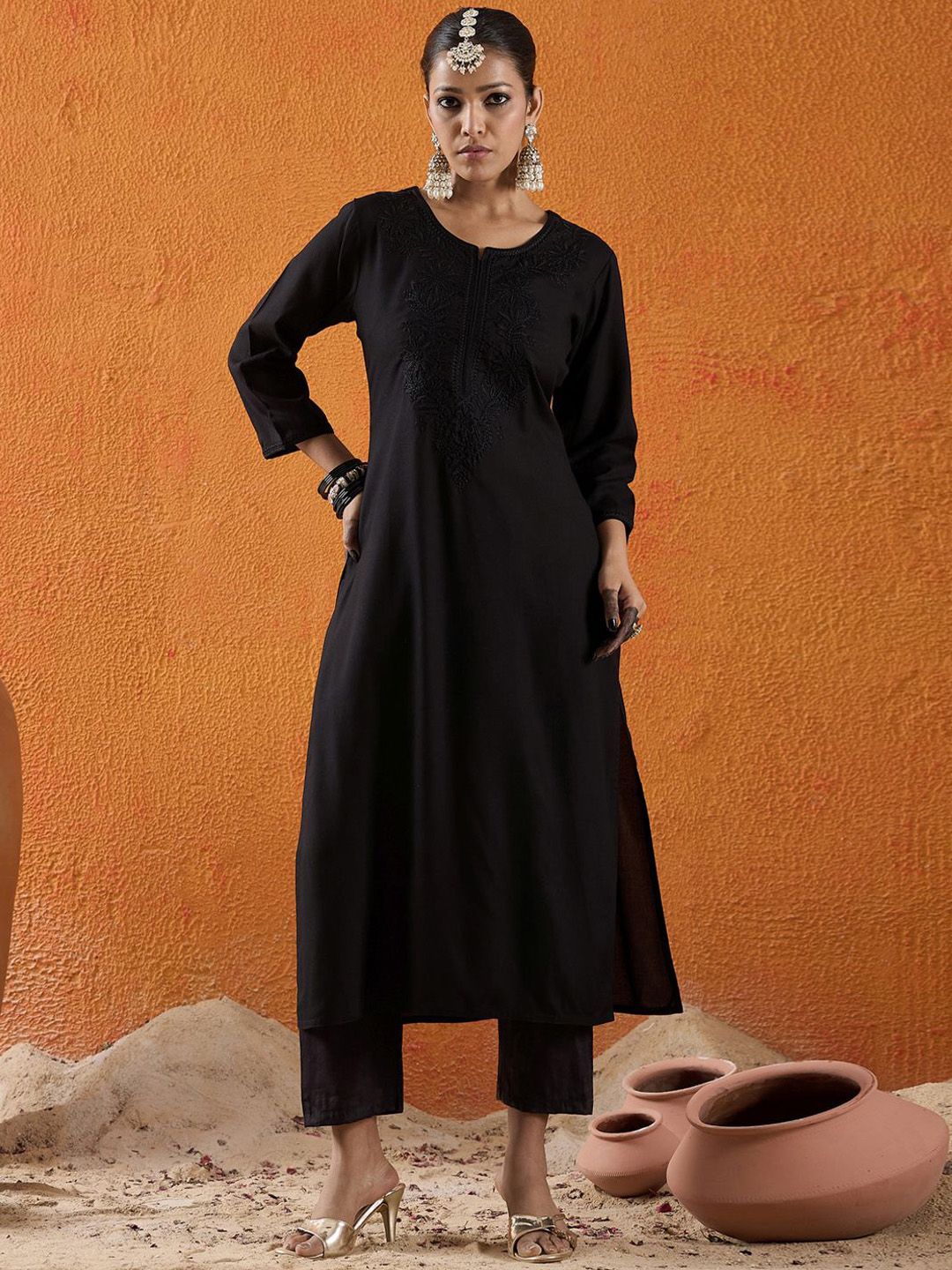 Dhiyona IE Floral Embroidered Thread Work Straight Kurta