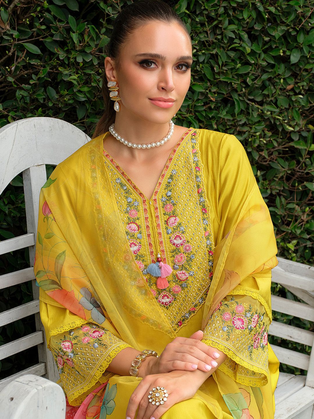 Dhiyona IE Floral Embroidered V-neck Thread Work Kurta With Trousers & Dupatta