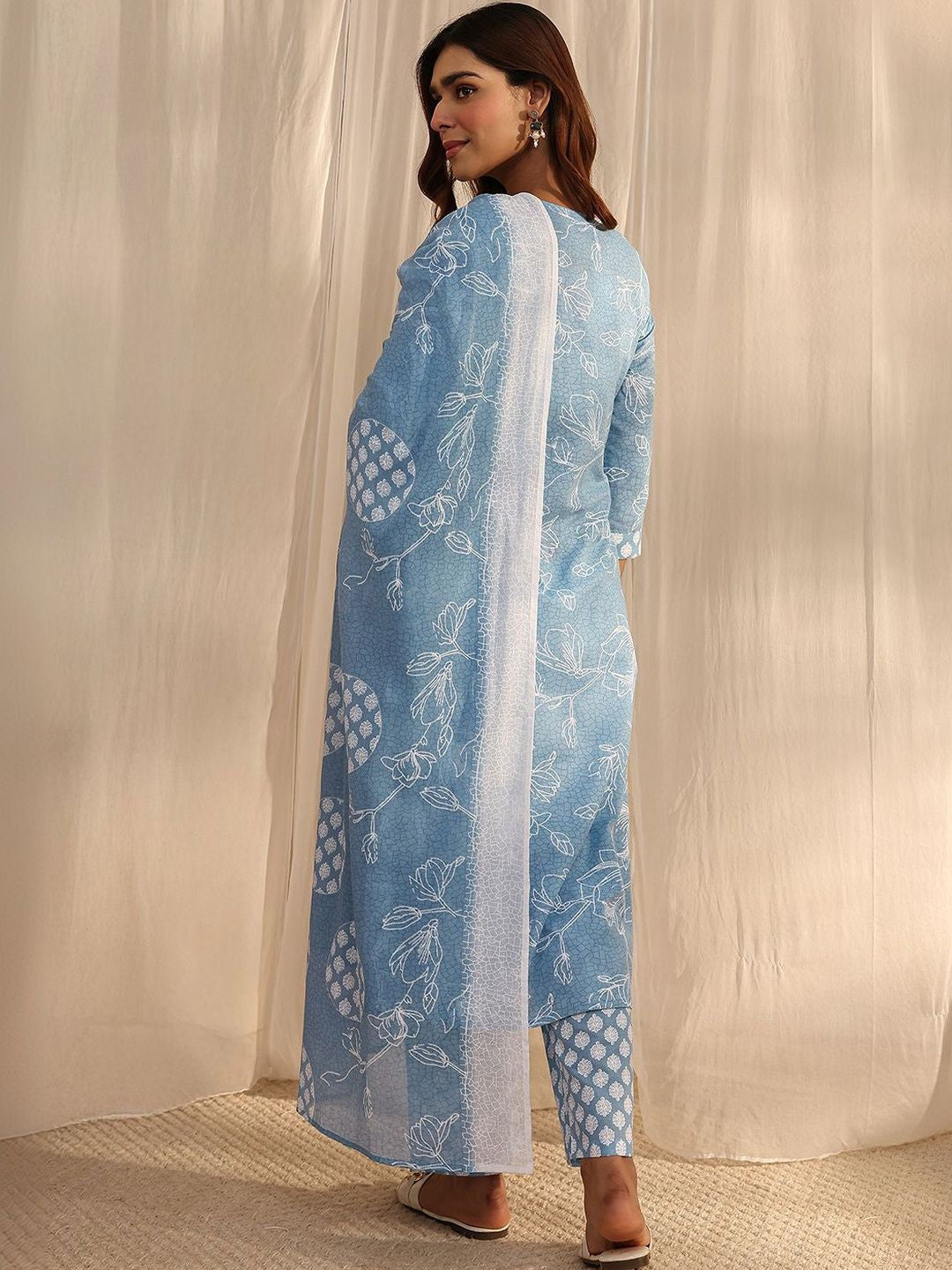 Women Floral Printed Regular Thread Work Kurta with Trousers & With Dupatta