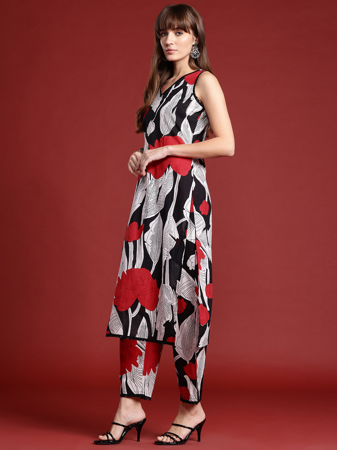 Floral Printed Lace Detailed Pure Cotton Kurta with Trousers