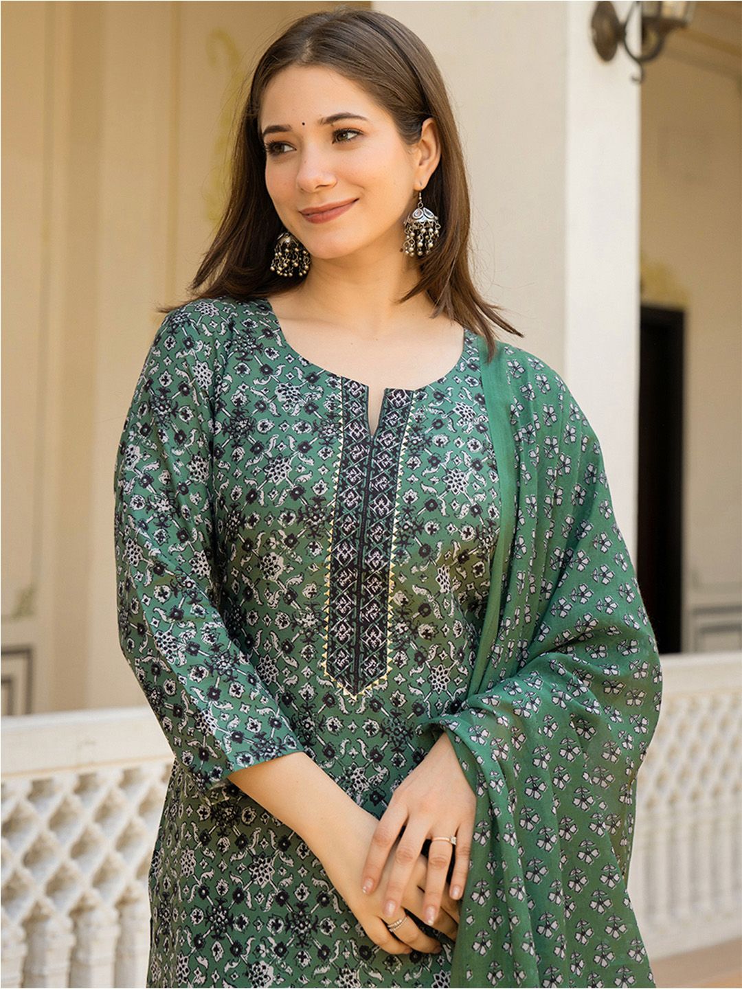 Dhiyona KL Women Ethnic Motifs Printed Regular Kurta with Trousers & Dupatta