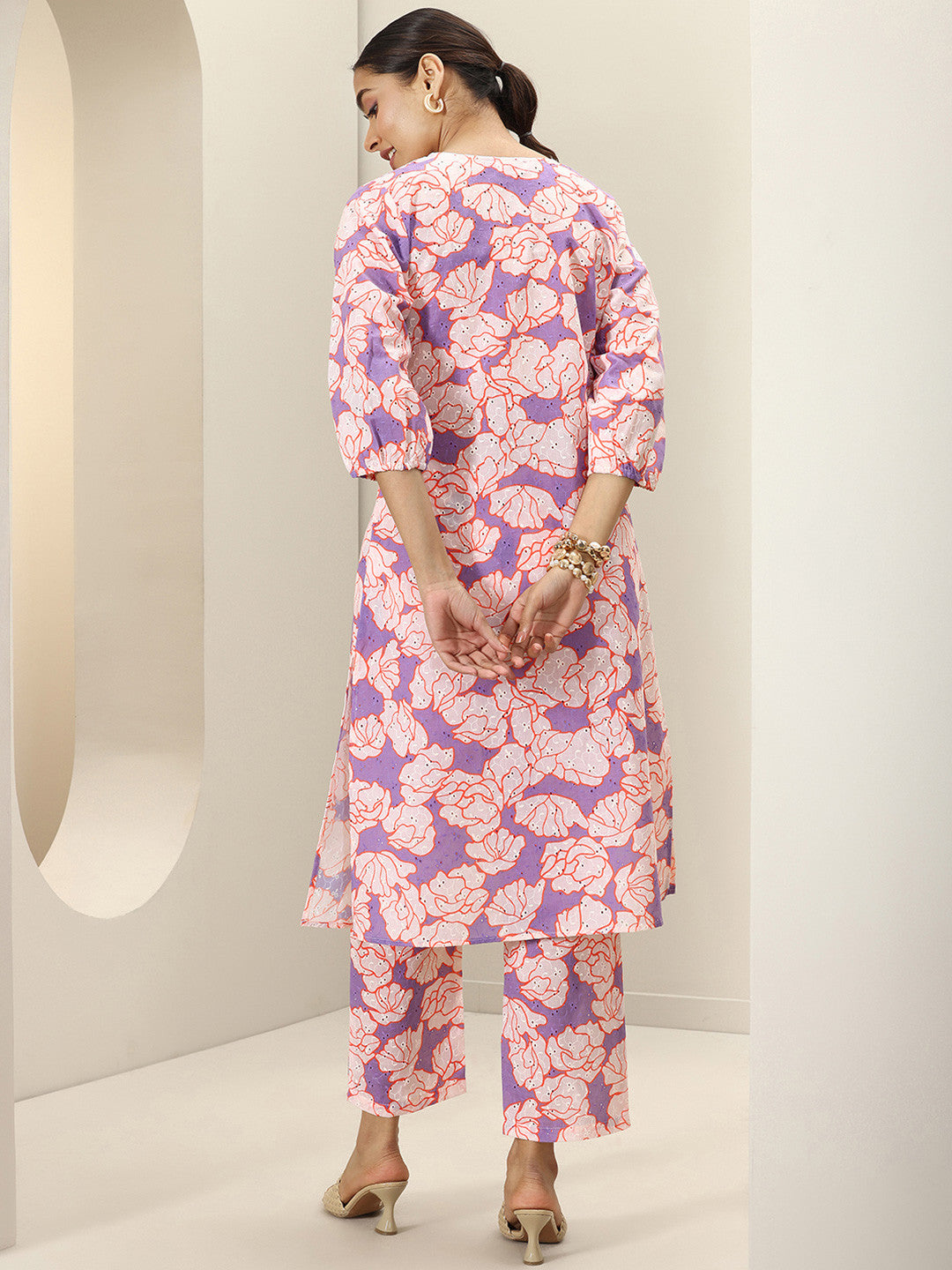 Women Floral Printed Regular Thread Work Kurta with Trousers