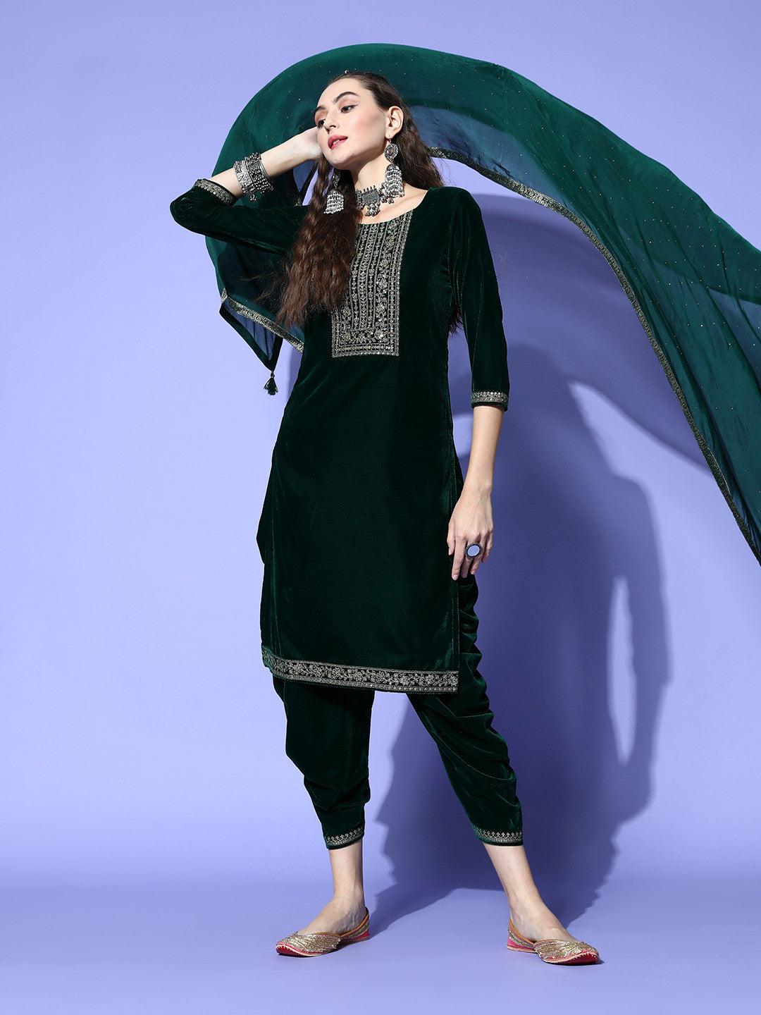 Women Floral Velvet Kurta Set