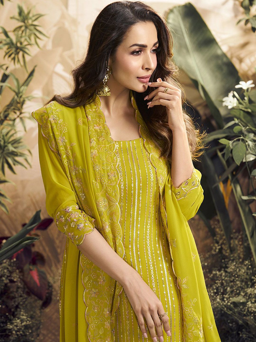 Dhiyona IN Women Floral Thread and Sequinned Embroidered Kurta with Palazzos & Dupatta