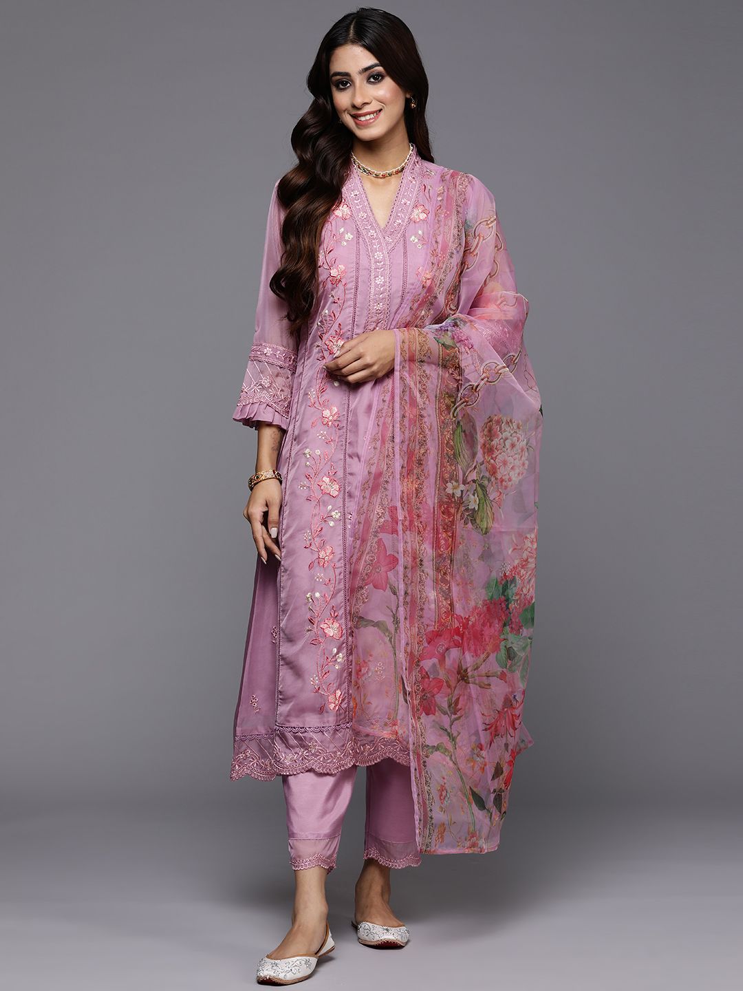 Dhiyona IE Women Floral Embroidered Regular Thread Work Kurta with Trousers & With Dupatta