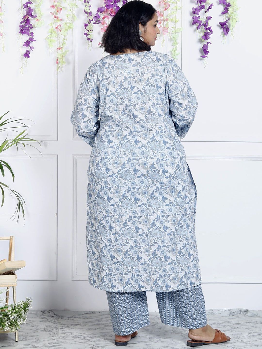 Dhiyona KL Women Floral Printed Regular Sequinned Pure Cotton Kurta with Trousers & With Dupatta