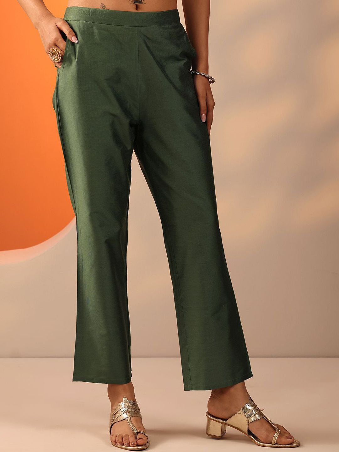 Geometric Printed Straight Kurta With Trousers And Dupatta