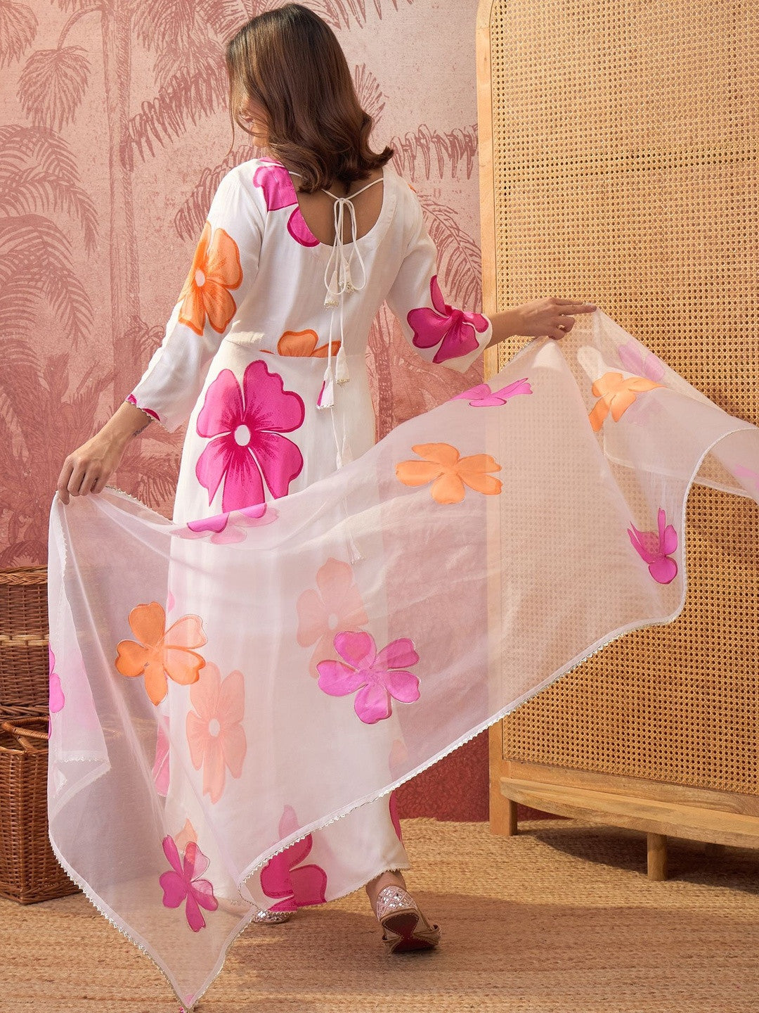 Printed Round Neck Kurta & Trousers With Dupatta