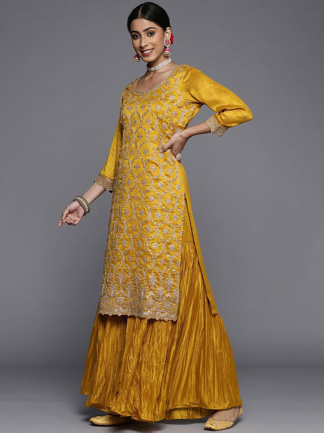 Dhiyona LL Floral Embroidered Sequinned Scoop Neck Straight Kurta With Sharara And Dupatta