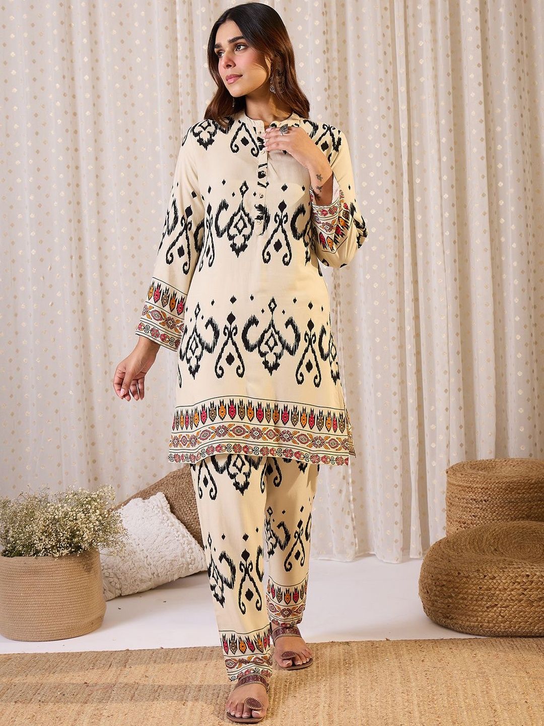 Dhiyona IE Ethnic Motifs Printed Straight Kurta With Trouser