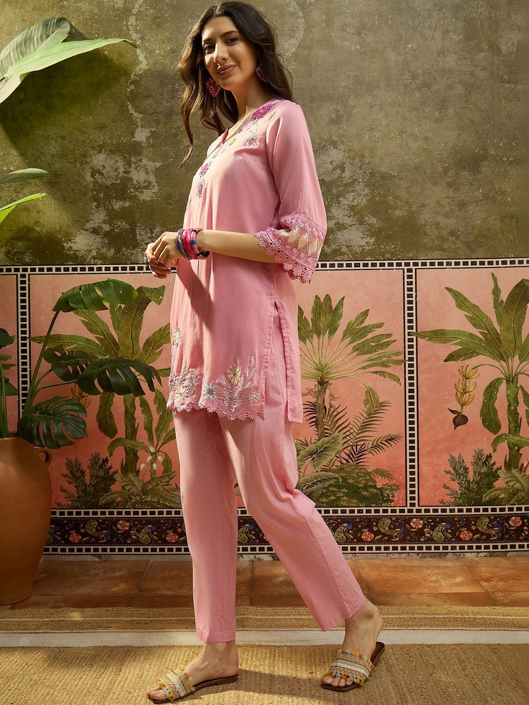 Women Floral Embroidered Regular Thread Work Pure Cotton Kurta with Trousers
