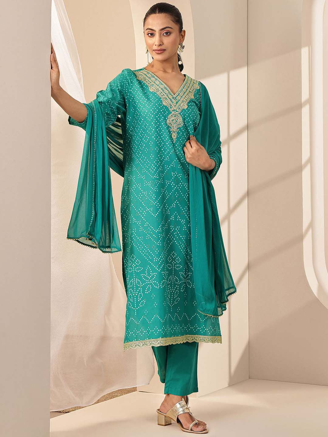 Bandhani Printed Sequinned Straight Kurta with Trouser & Dupatta