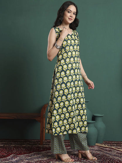 Dhiyona KL Floral Printed V-Neck Pure Cotton Straight Kurta With Trousers & Dupatta