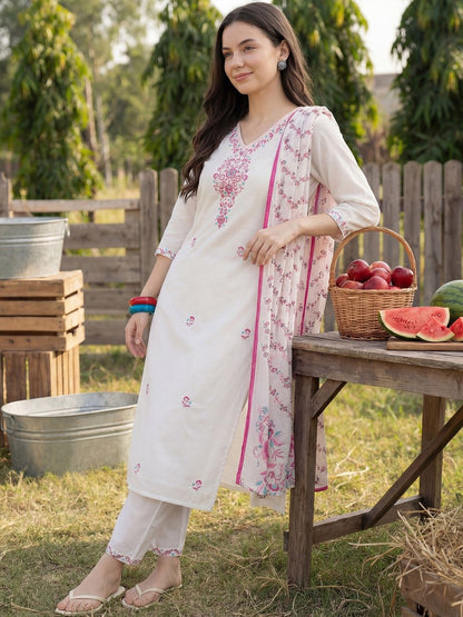 Women Floral Embroidered Regular Thread Work Pure Cotton Kurta with Trousers & With Dupatta