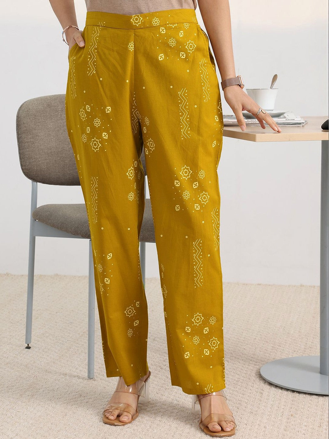 Women Ethnic Motifs Printed Regular Kurta with Trousers