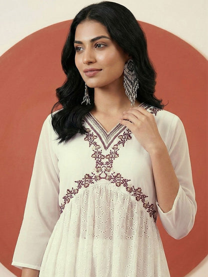 Dhiyona CH Women Ethnic Motifs Embroidered Empire Thread Work Kurta with Palazzos