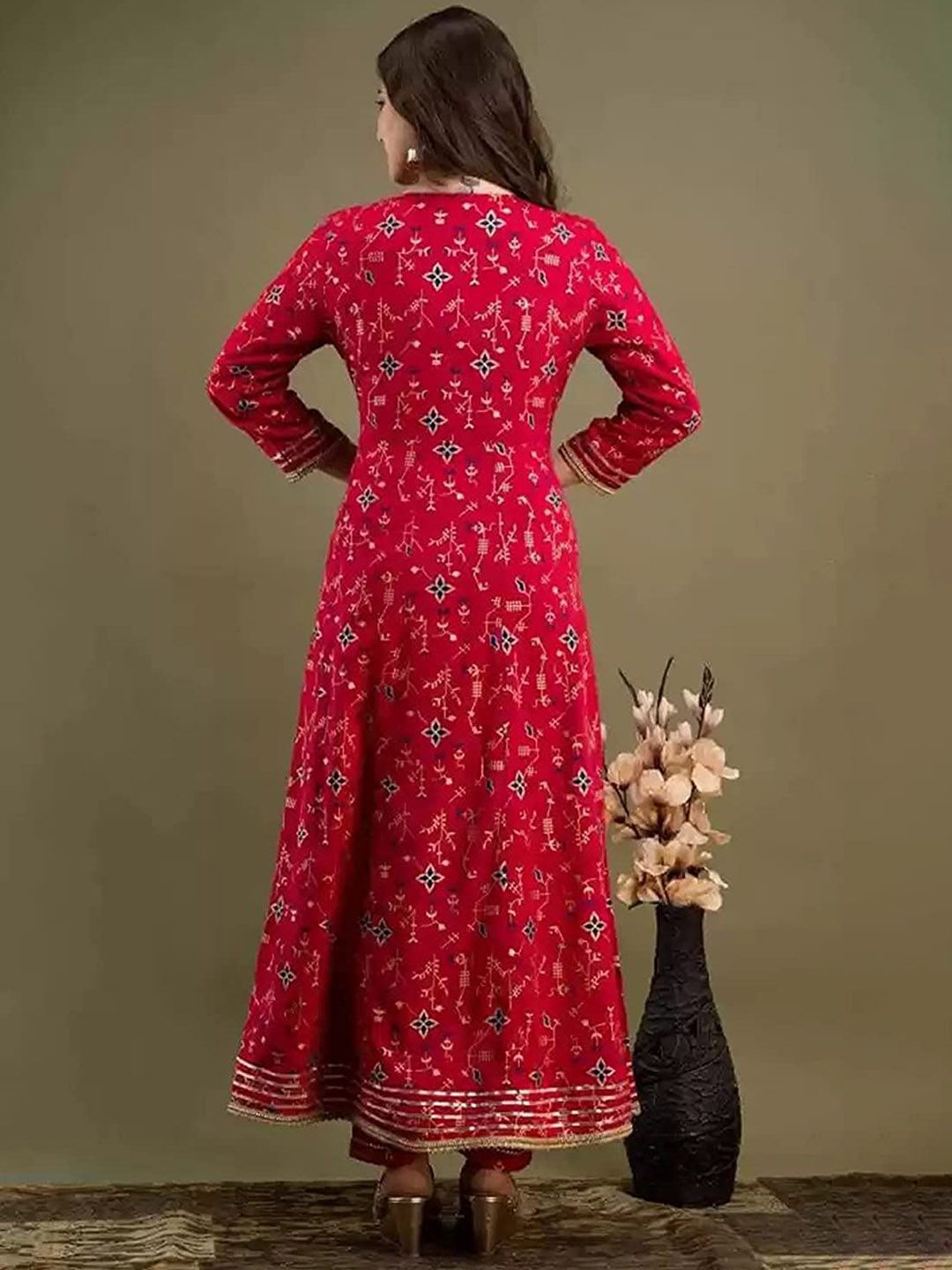 Dhiyona KL Women Floral Printed Regular Pure Cotton Kurta with Trousers & With Dupatta